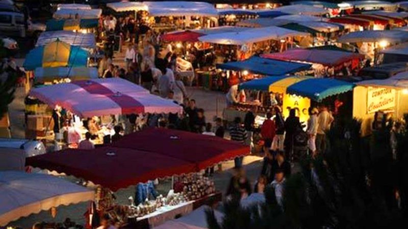 Marchés noctures de l'Union Commerciale et Artisanale du Canton de La Chambre
